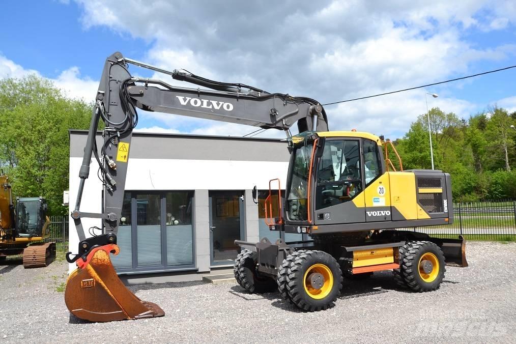 Volvo EW 180 E حفارات بعجل