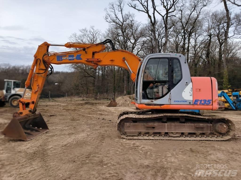 Fiat-Kobelco E 135 حفارات زحافة