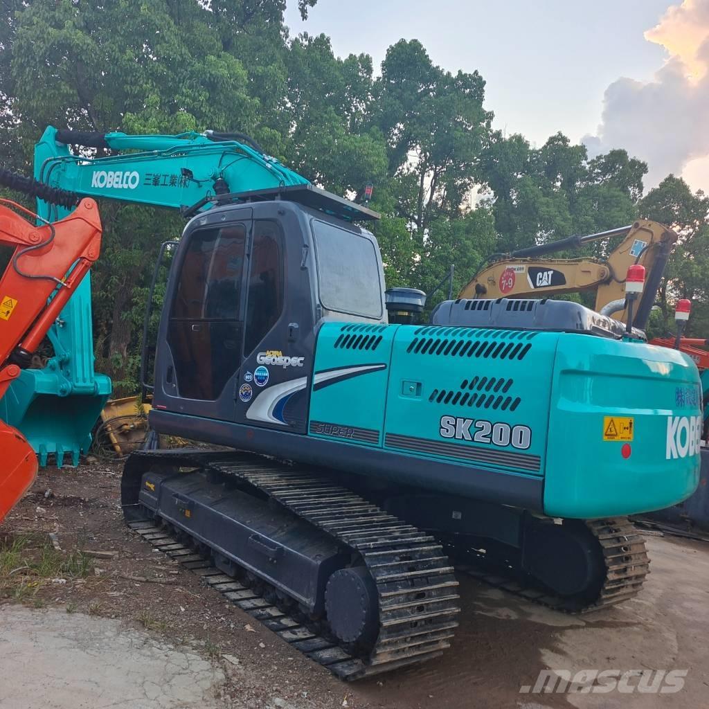 Kobelco SK 200 حفارات زحافة