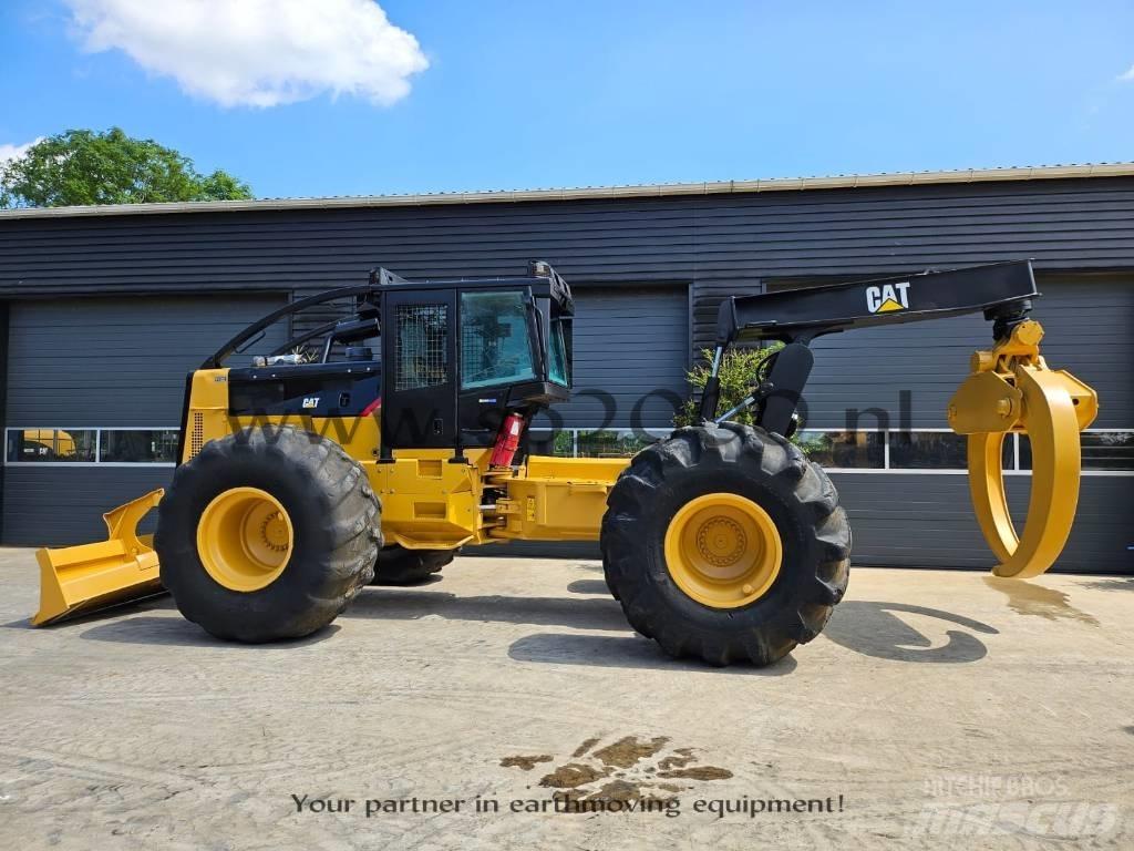 CAT 545 C ساحبات الأشجار