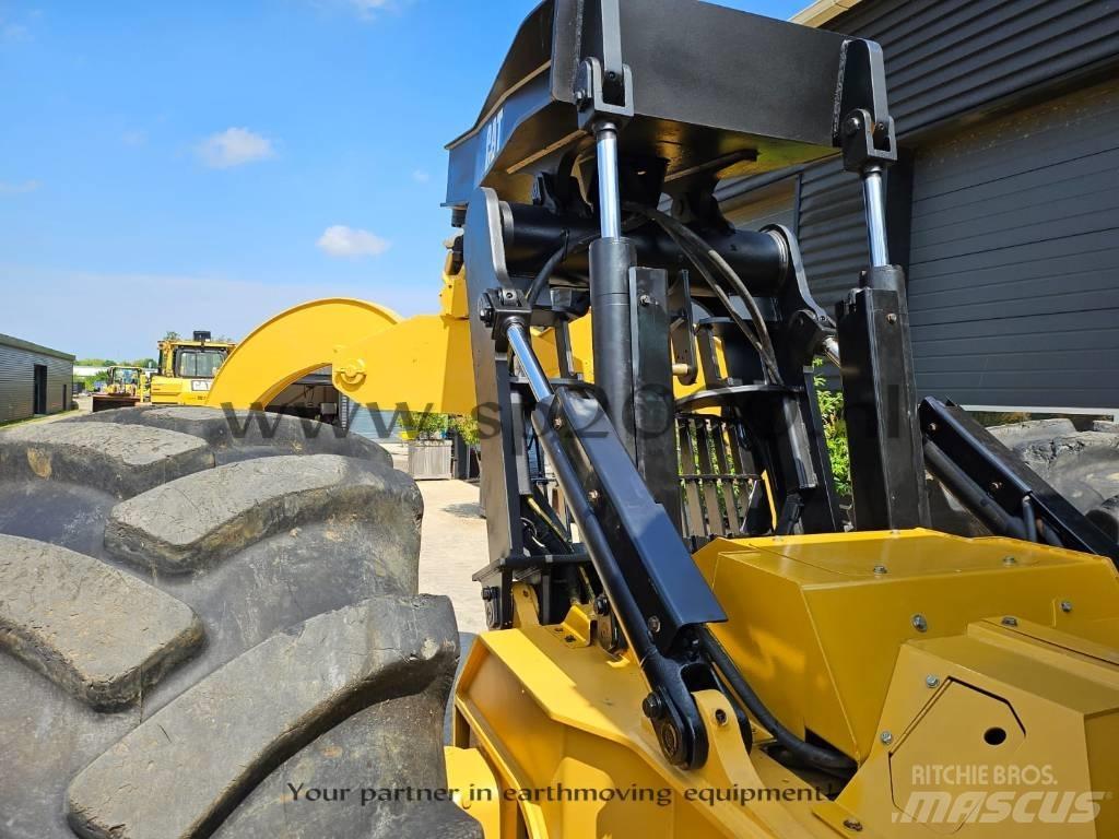 CAT 545 C ساحبات الأشجار