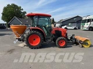 Kubota L2-452 جرارات مدمجة