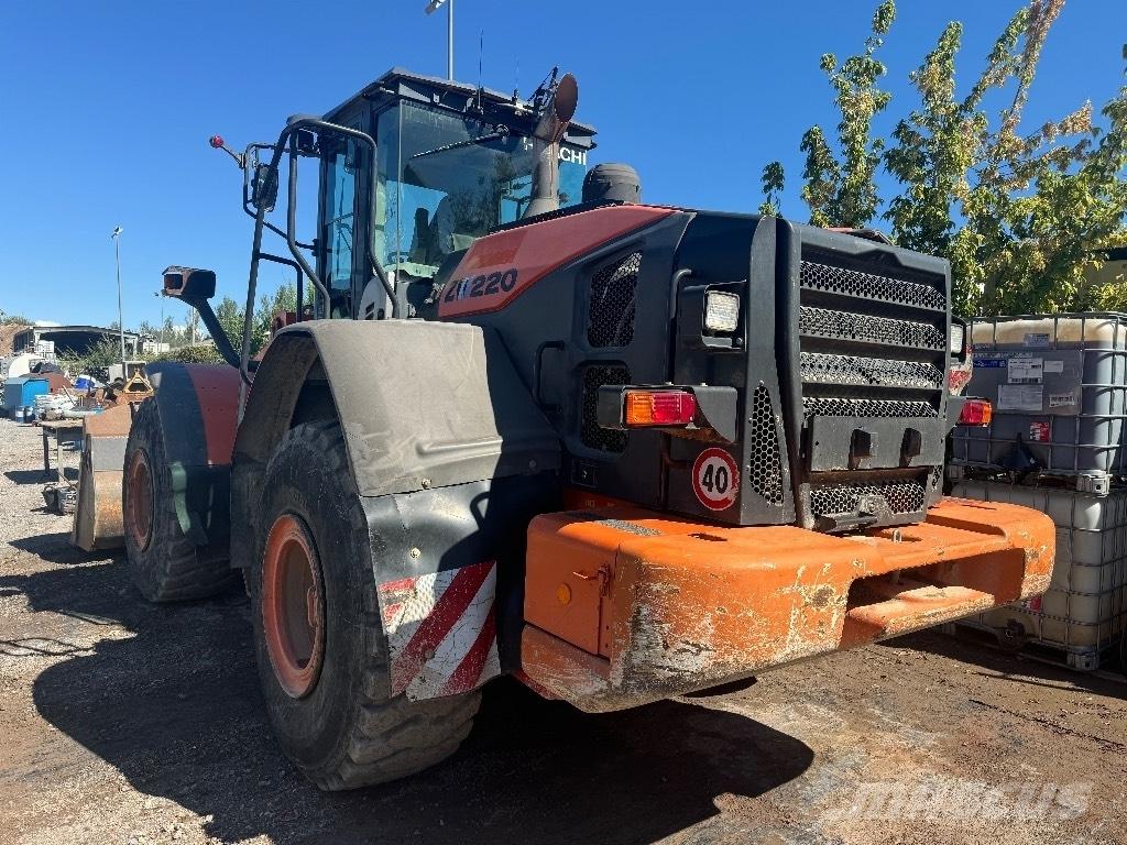 Hitachi ZW 220-3 لوادر بعجل