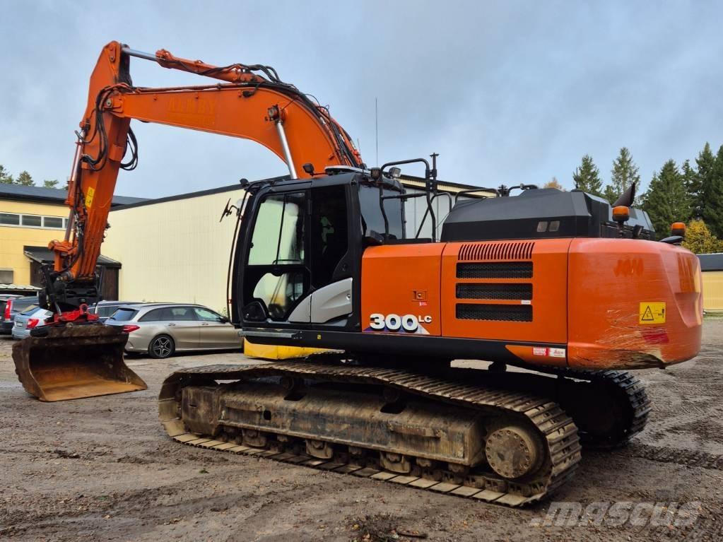Hitachi ZX 300 LC-6 حفارات زحافة