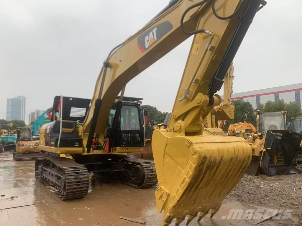 CAT 329 D حفارات زحافة