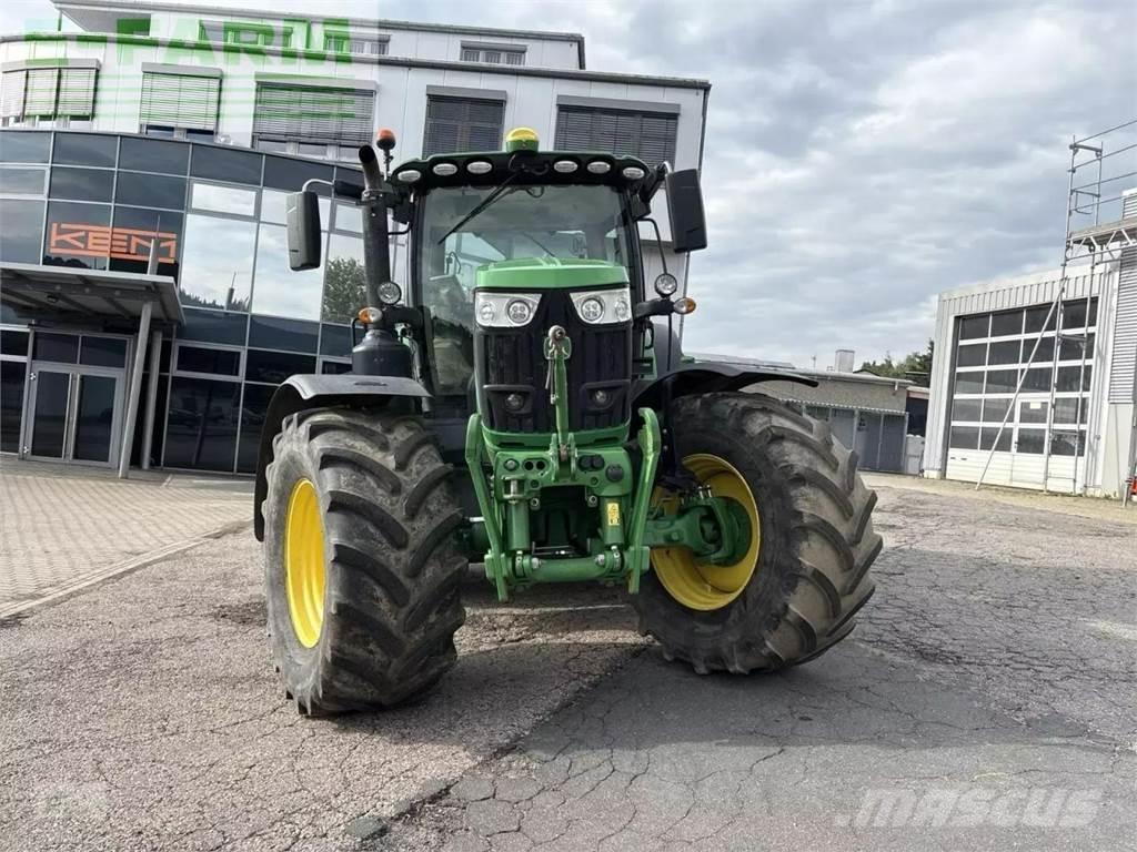 John Deere 6215r الجرارات