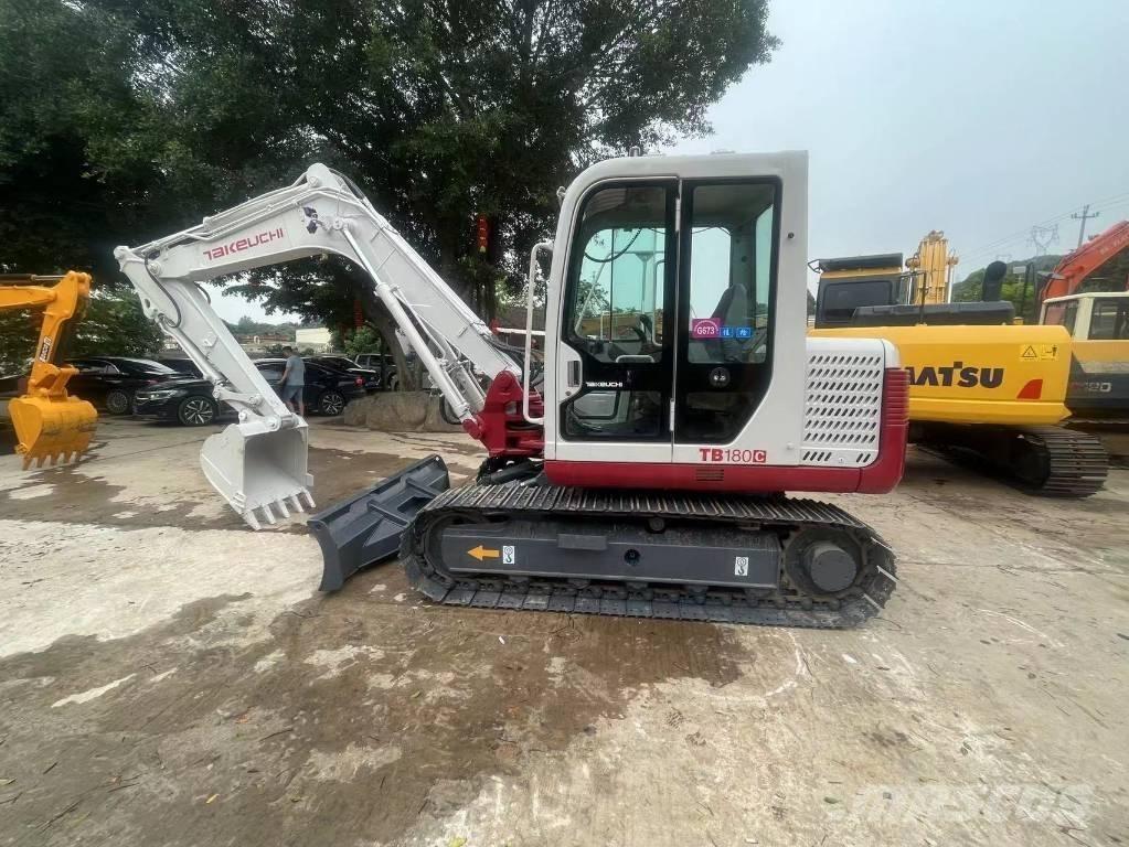 Takeuchi TB180C حفارات زحافة