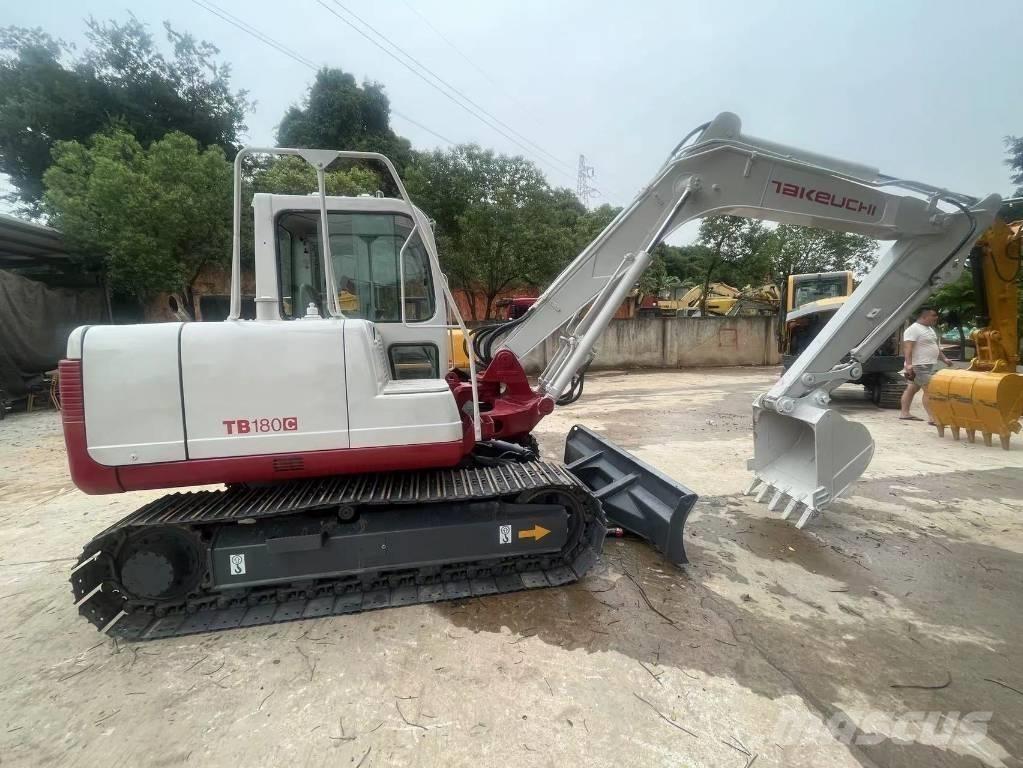 Takeuchi TB180C حفارات زحافة