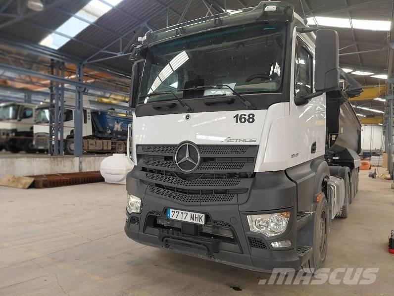 Mercedes-Benz 1845 وحدات الجر