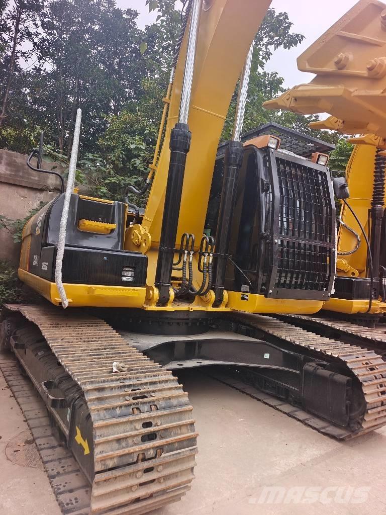 CAT 324 D حفارات زحافة
