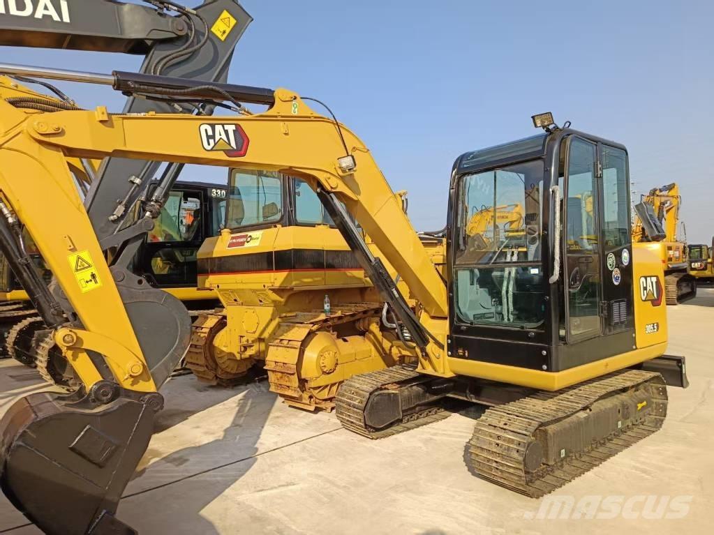 CAT 303.5 E حفارات زحافة