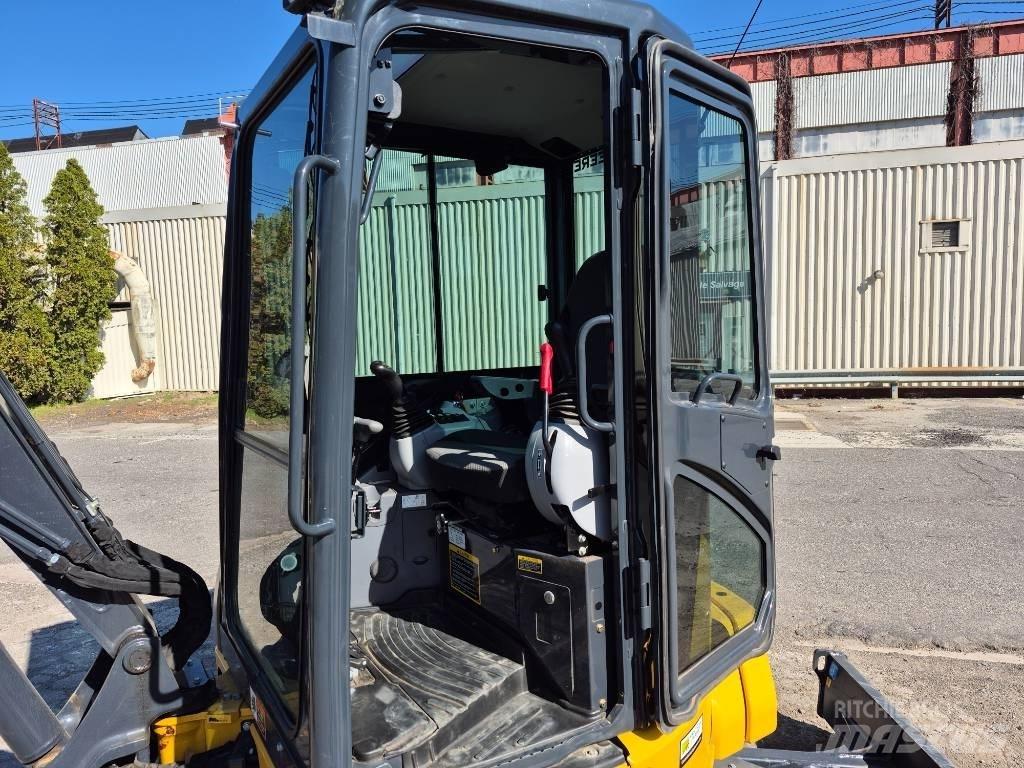 John Deere 35 G حفارات زحافة