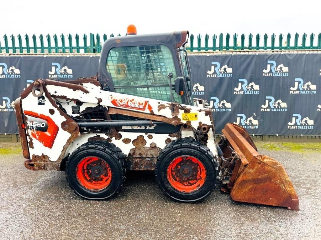 Bobcat S 550 لوادر انزلاقية التوجيه