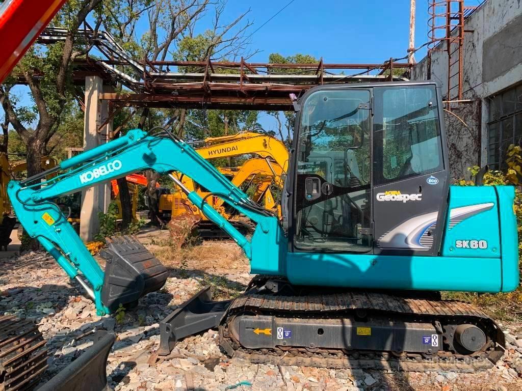 Kobelco SK 60 حفارات زحافة