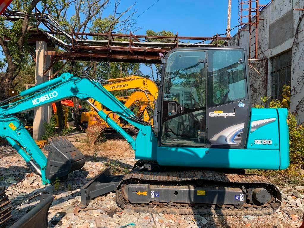 Kobelco SK 60 حفارات زحافة