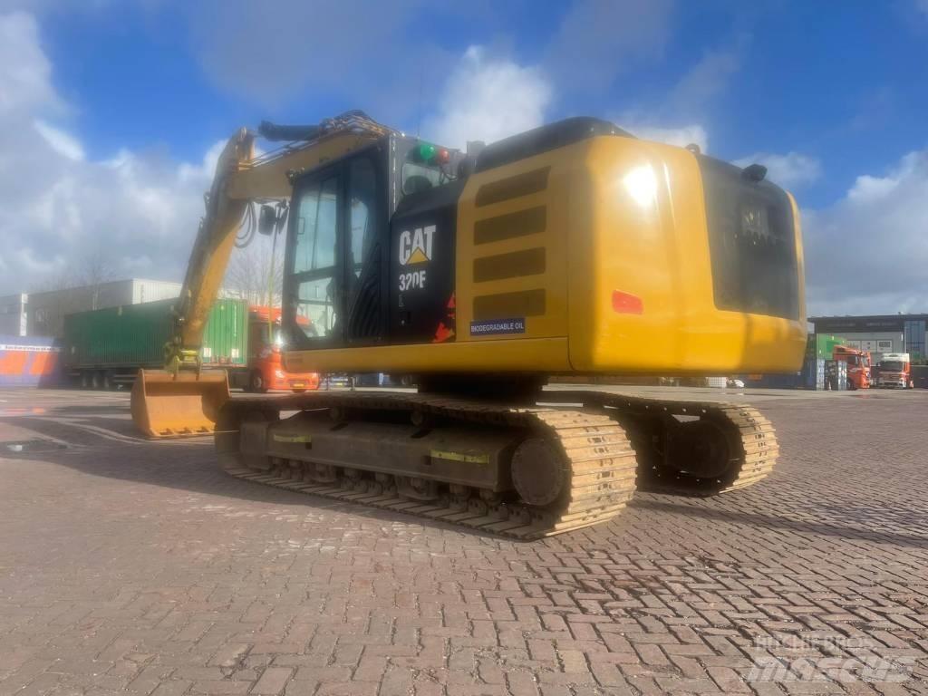 CAT 320 EL حفارات زحافة