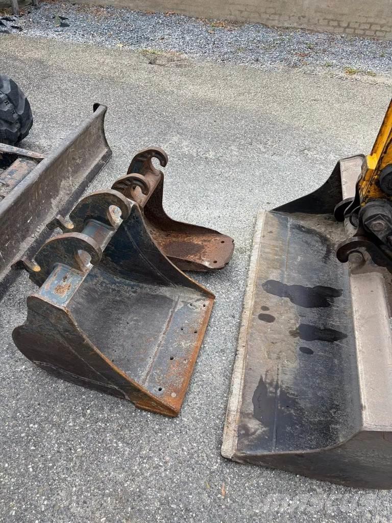 JCB 8026 CTS حفارات صغيرة أقل من 7 طن (حفارات صغيرة)
