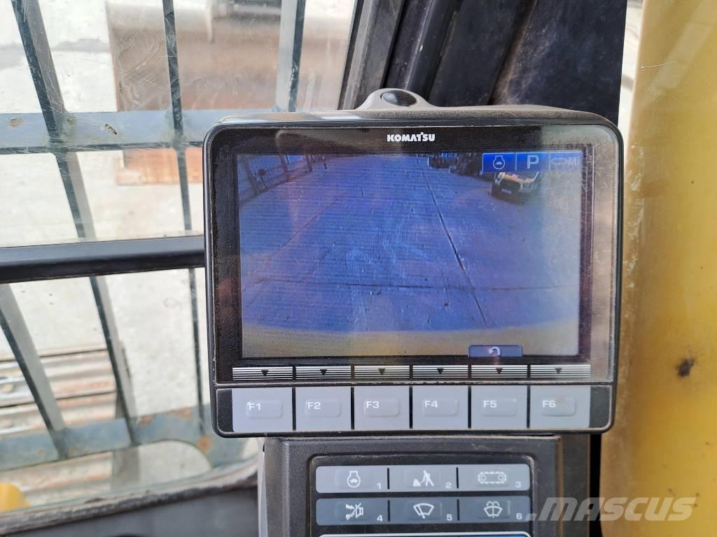 Komatsu HB 215 LC-2 حفارات زحافة