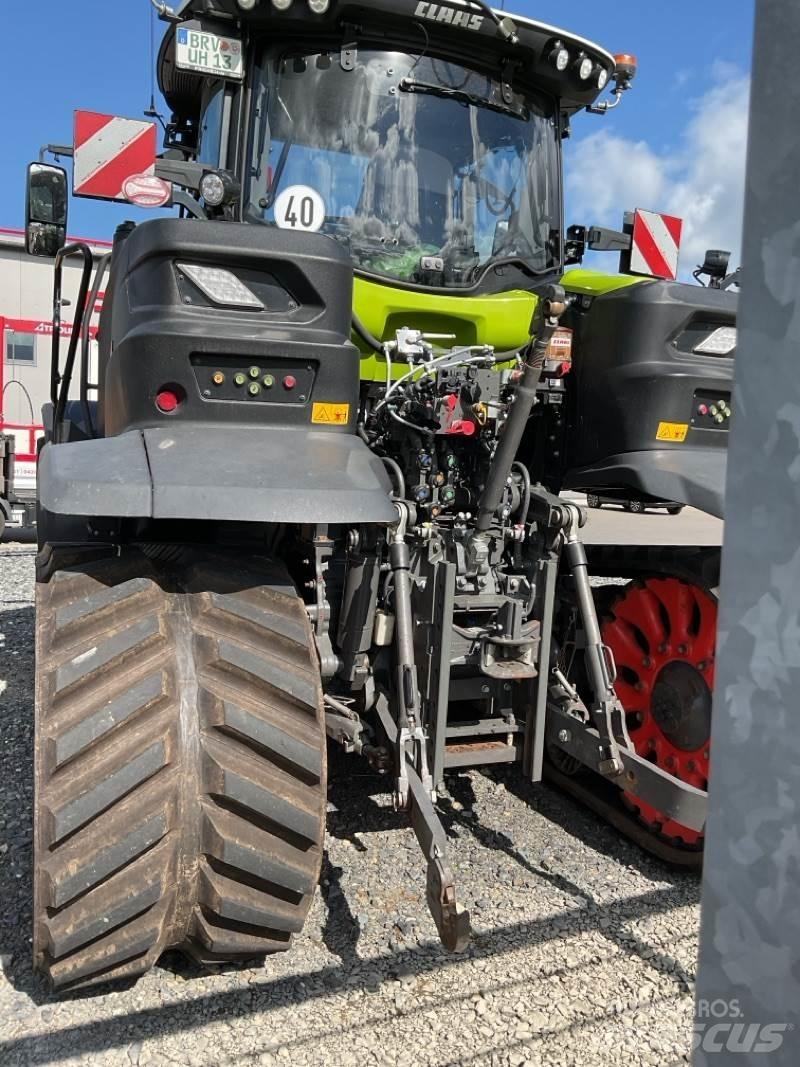 CLAAS Axion 960 TT رافعات مجنزرة