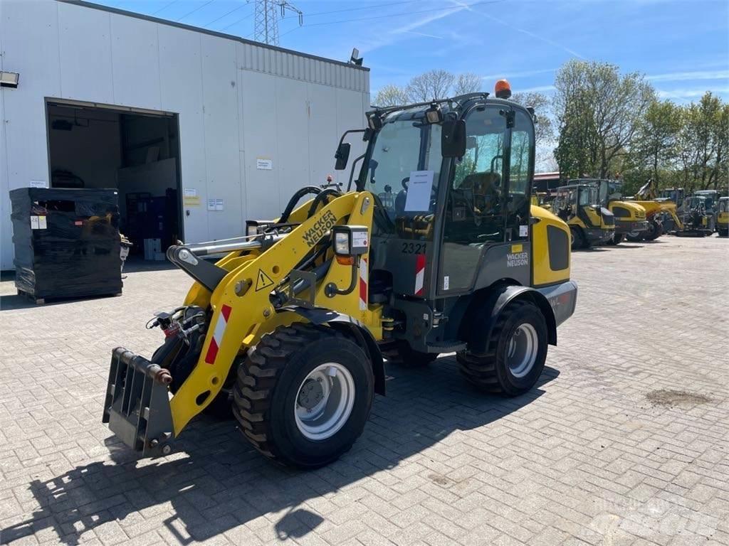Wacker Neuson WL32 لوادر بعجل