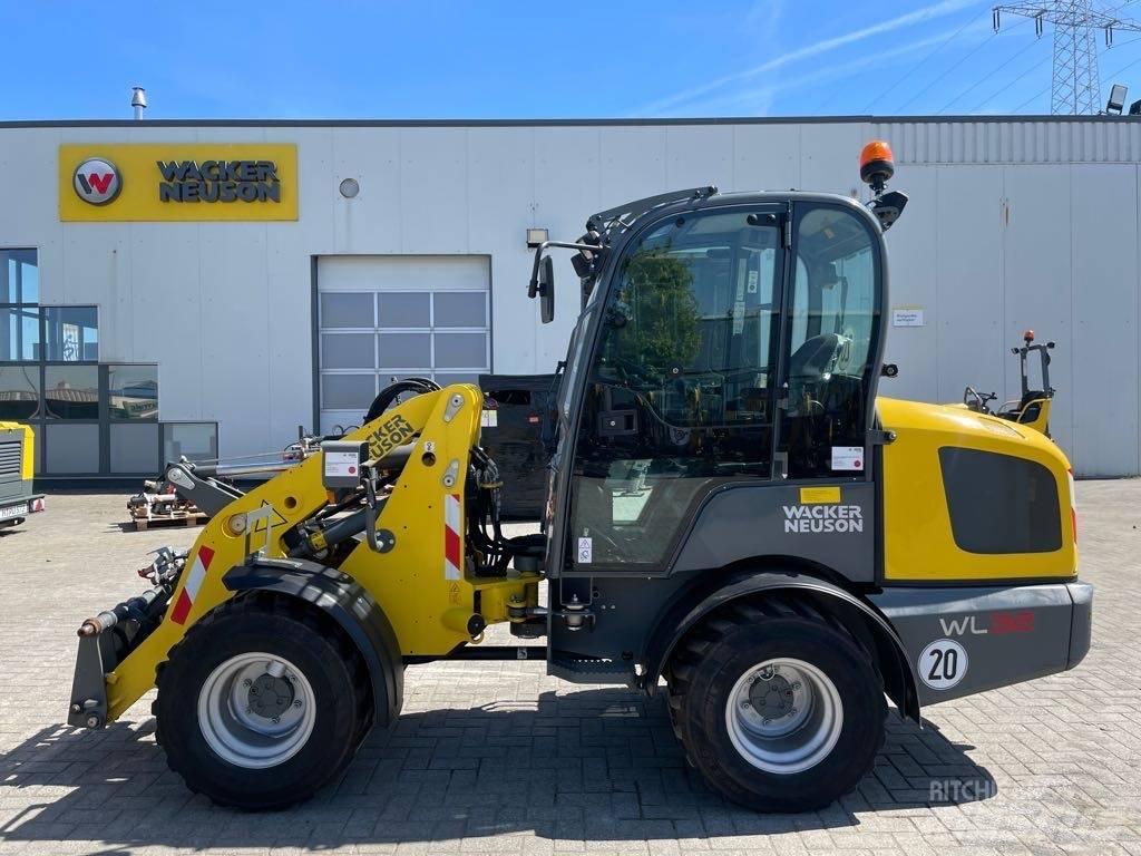 Wacker Neuson WL32 لوادر بعجل