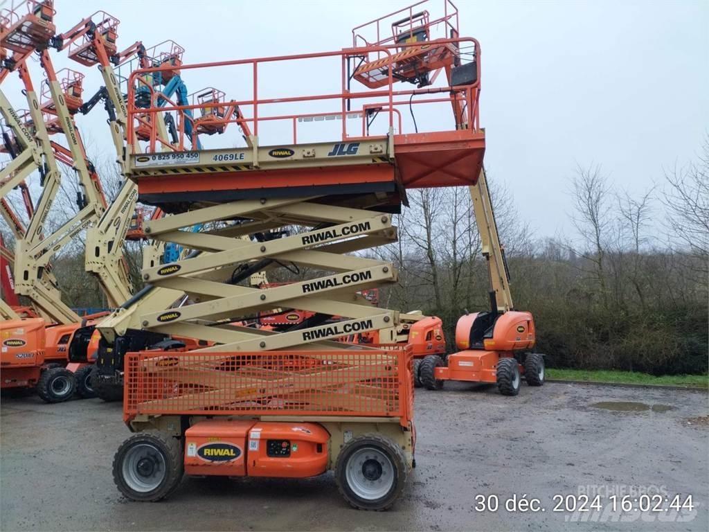 JLG 4069LE رافعات مقصية الشكل