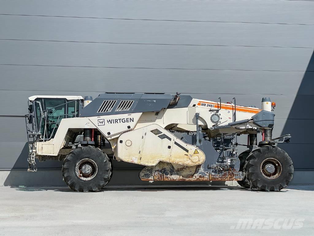 Wirtgen WR 240I معدات إعادة تدوير الأسفلت