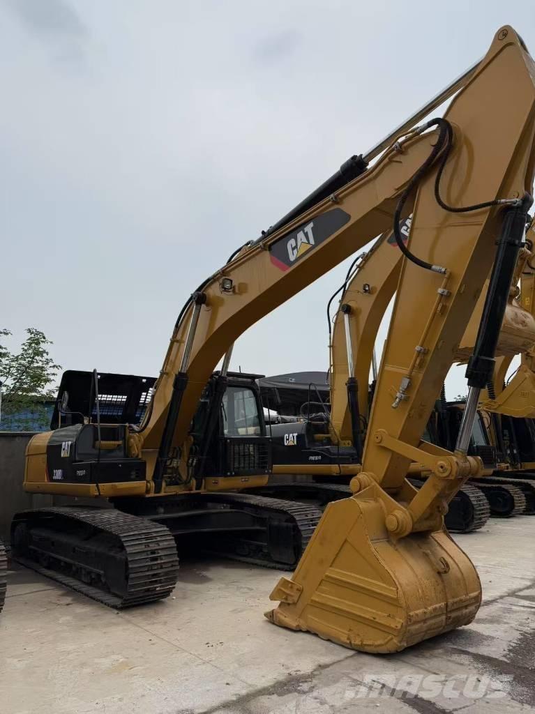 CAT 330 D2 حفارات زحافة