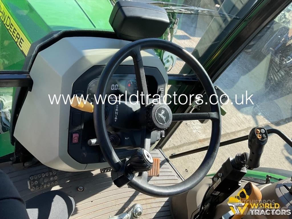John Deere 5100 M الجرارات