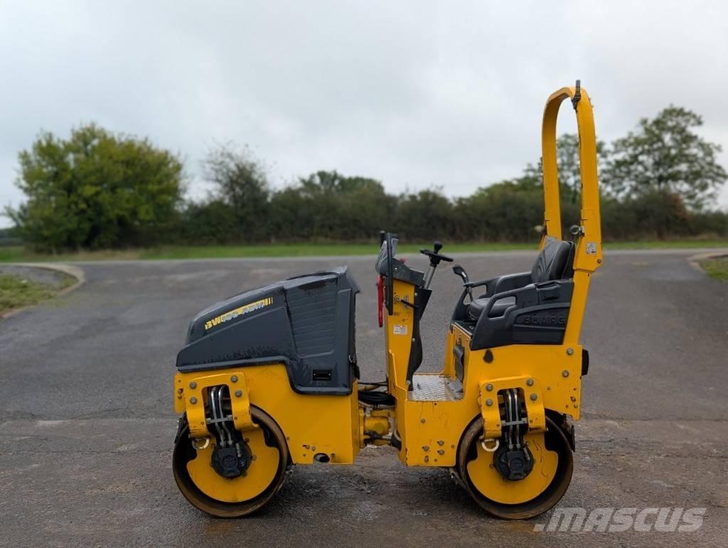 Bomag BW 100 AD M-5 مداحل ثنائية الاسطوانة