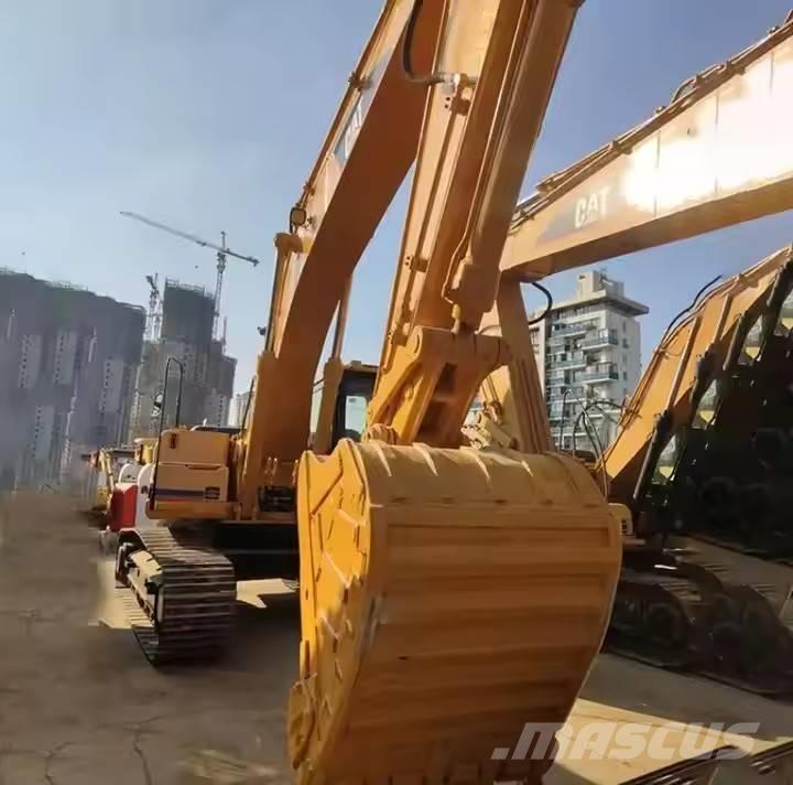 CAT 325 B حفارات زحافة