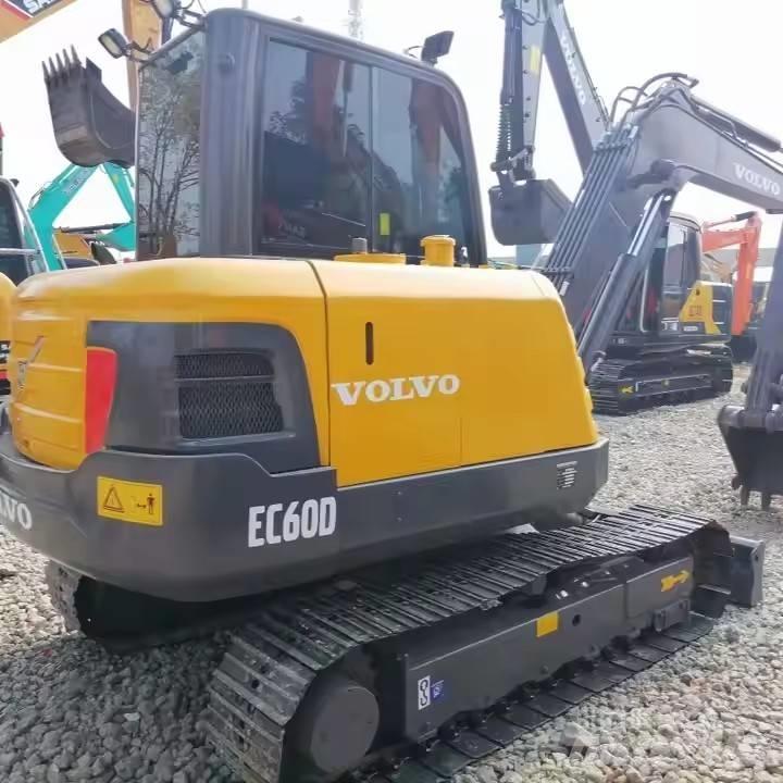 Volvo EC 60 D حفارات زحافة
