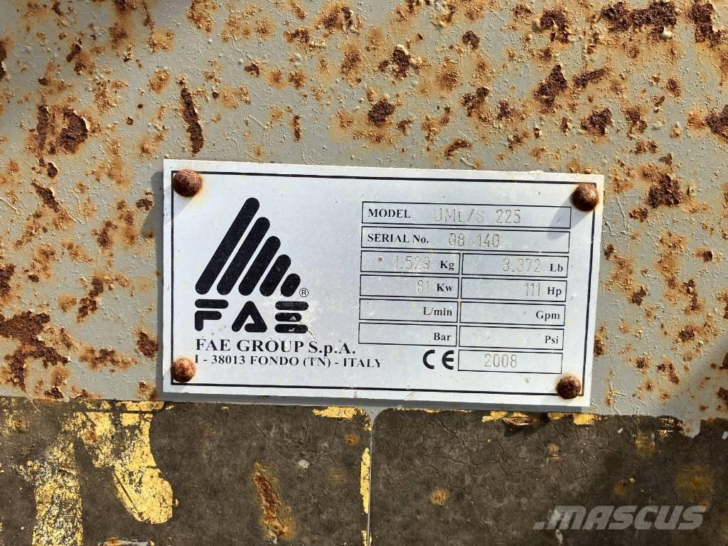FAE UML/S 225 الكاسحات وقلابات التربة ذات المحركات