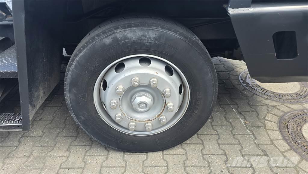 Terberg YT220 جرارات صالات المطارات