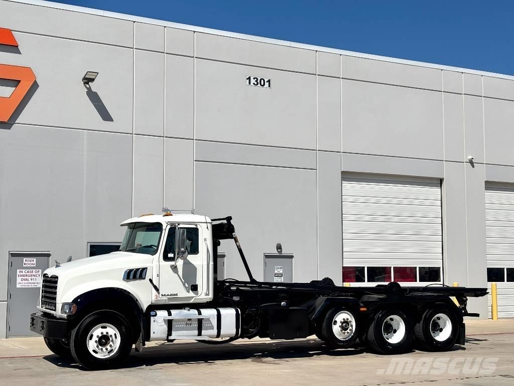 Mack CV 713 وحدات الجر