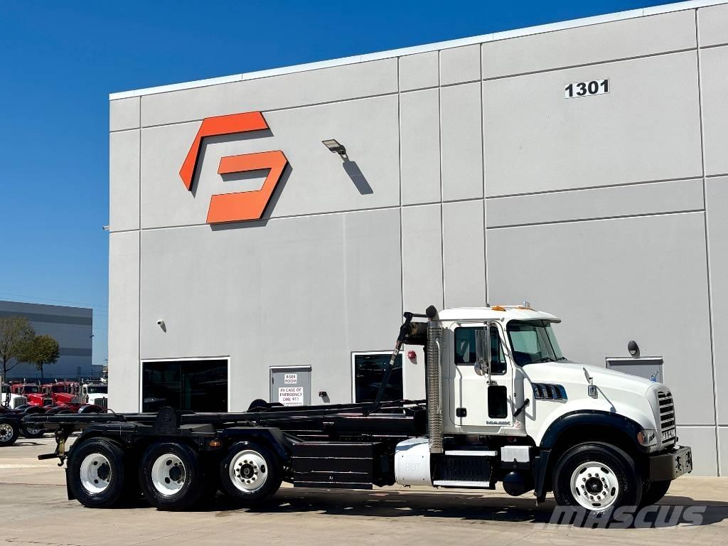Mack CV 713 وحدات الجر