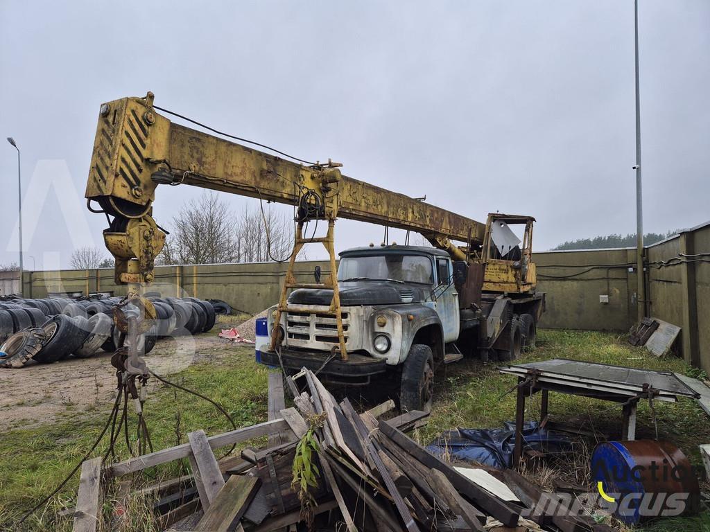 ZIL  شاحنات الرافعات