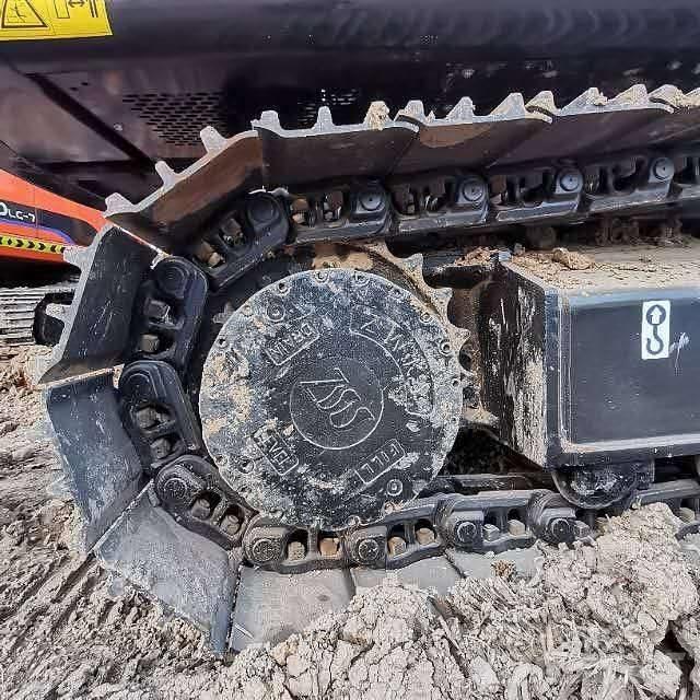 Sany SY 215 C حفارات زحافة