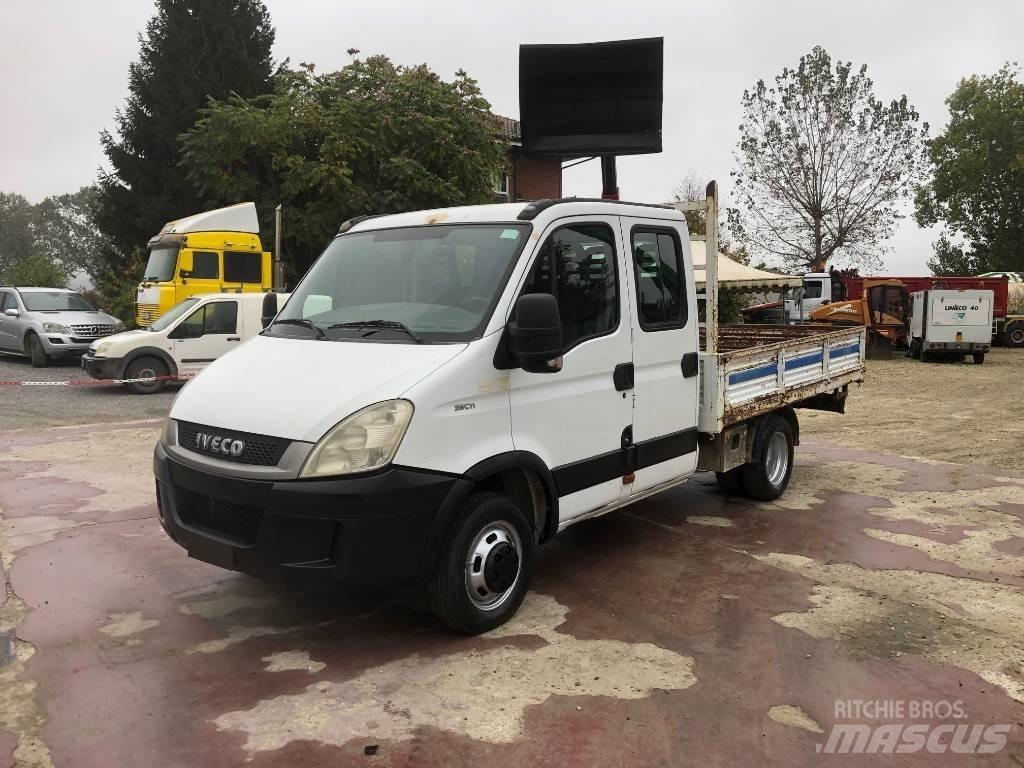 Iveco Daily 35-110 شاحنات ذات هيكل صندوقي