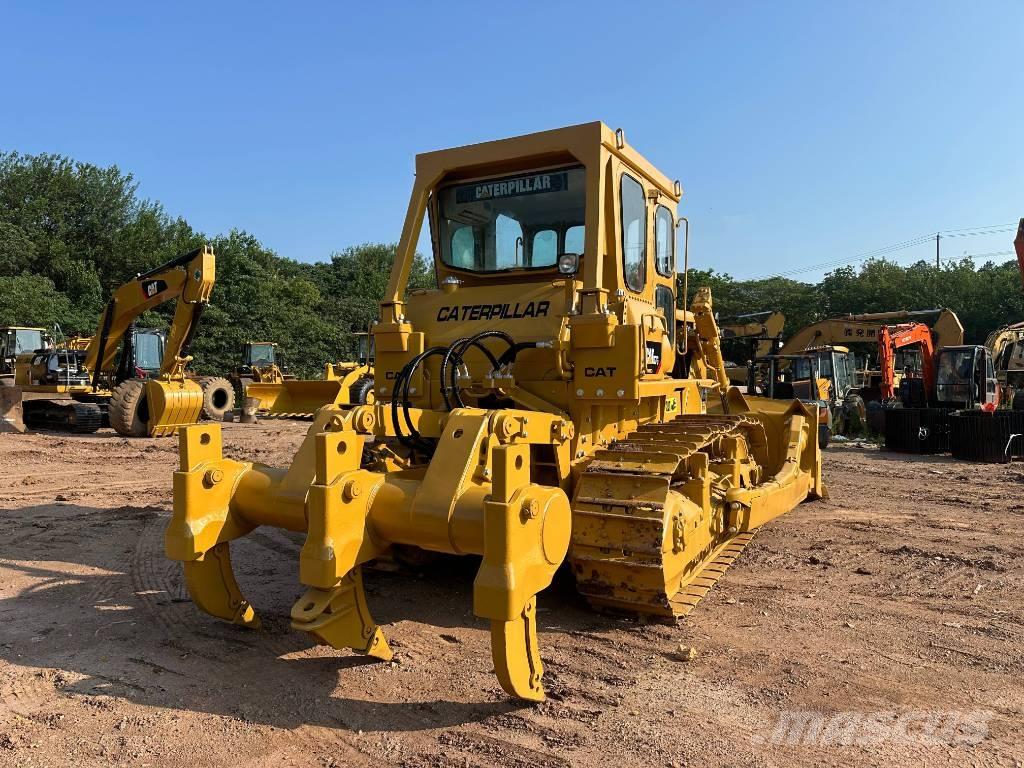 CAT D7G بلدوزرات مجنزرة