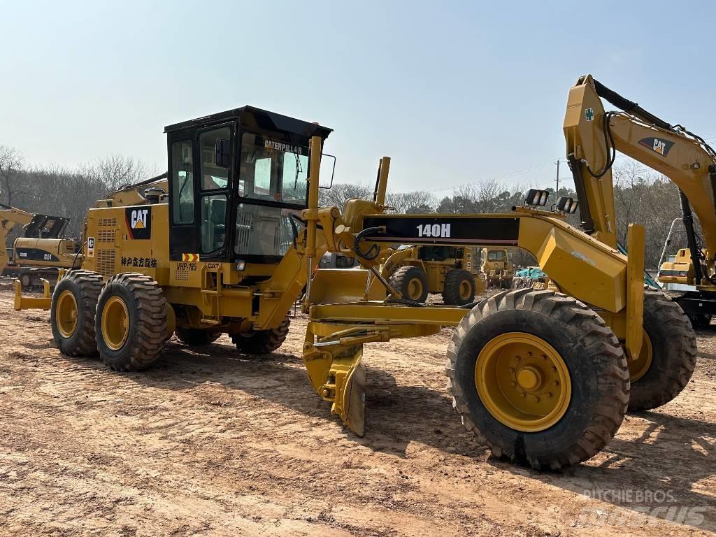 CAT 140 H معدات تمهيد الطرق