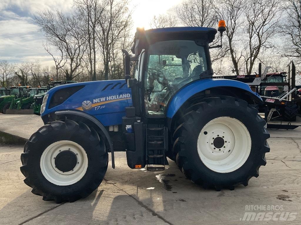 New Holland T 7.210 الجرارات