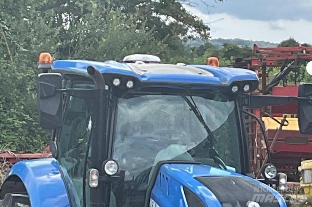 New Holland T 7.210 الجرارات
