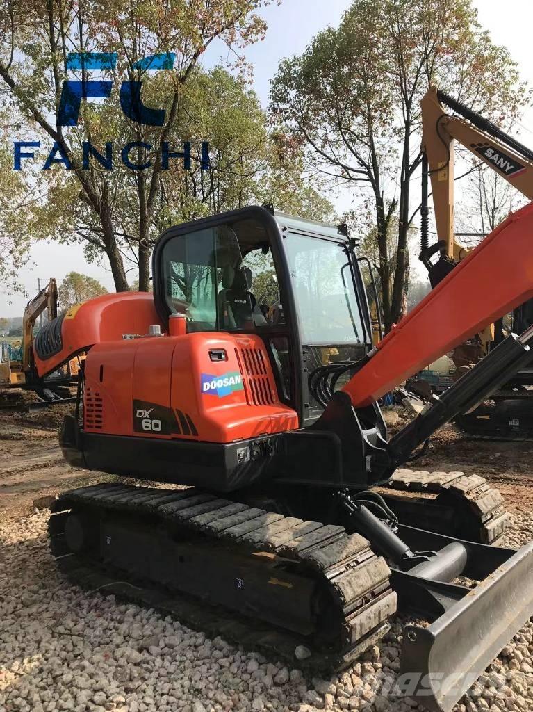 Doosan DX 60 حفارات زحافة