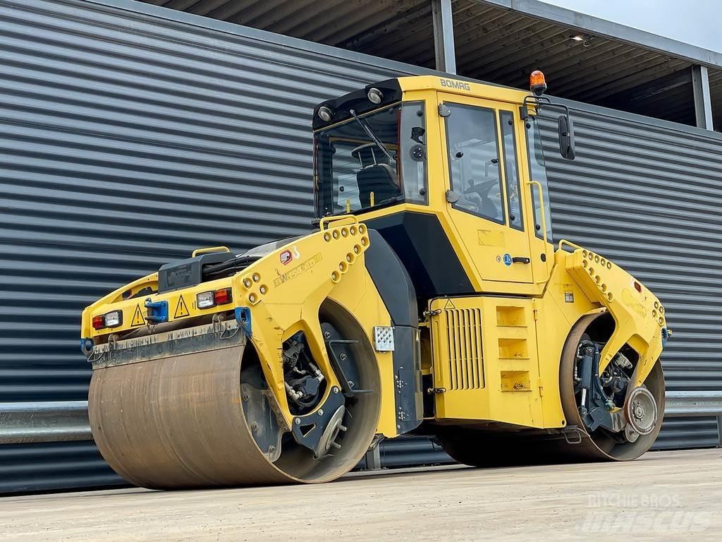 Bomag BW 154 AD-4 مداحل ثنائية الاسطوانة