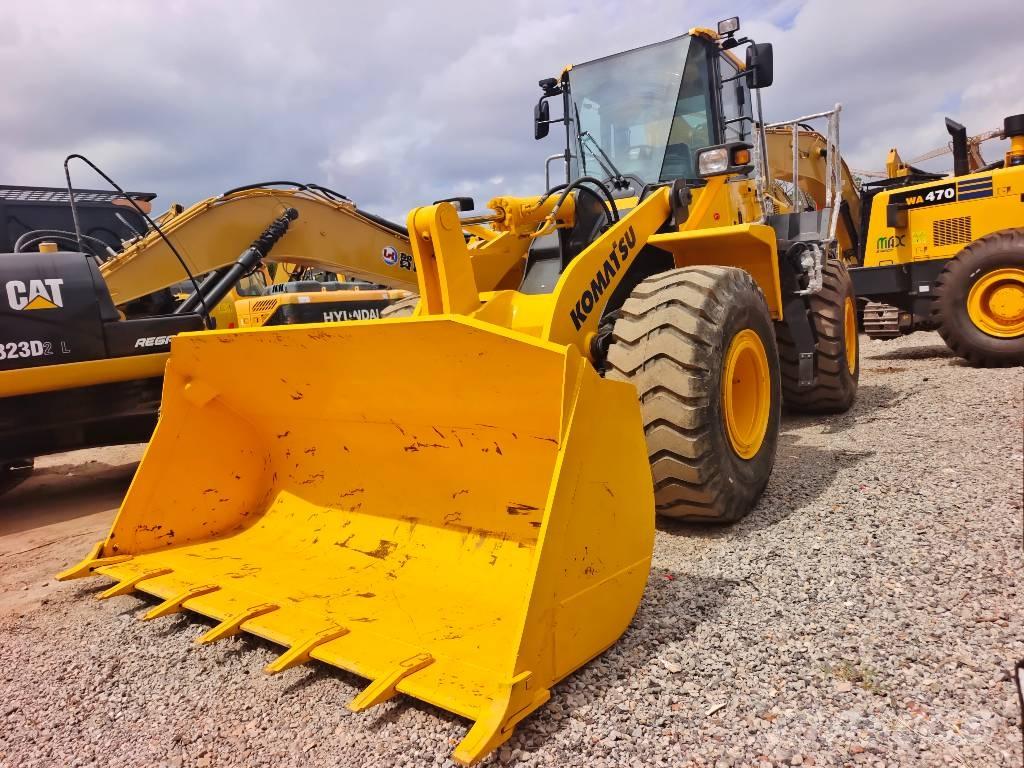 Komatsu WA 380 حفارات زحافة