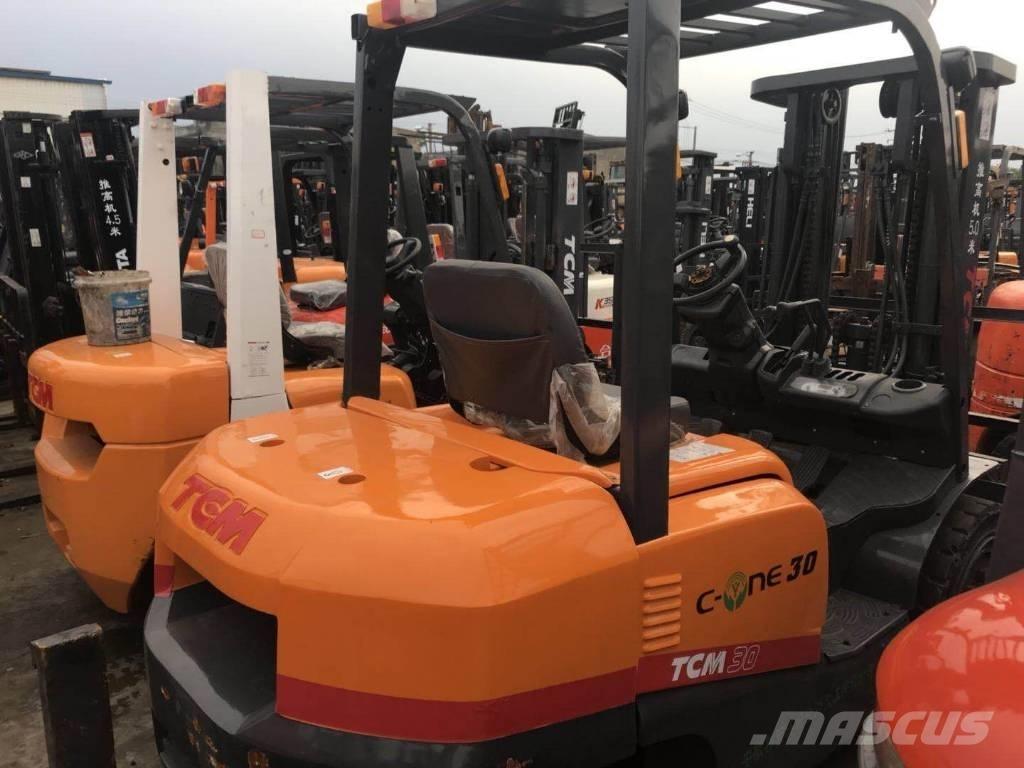 TCM FD 30 شاحنات الديزل