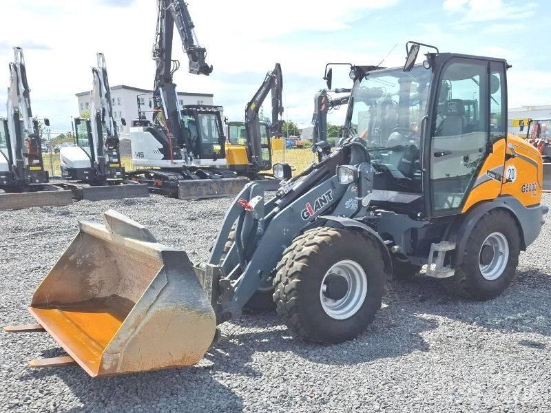 Giant G 5000 X-Tra لوادر انزلاقية التوجيه