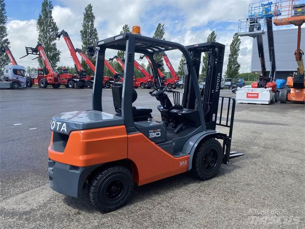 Toyota 52-8FDF30 شاحنات الديزل