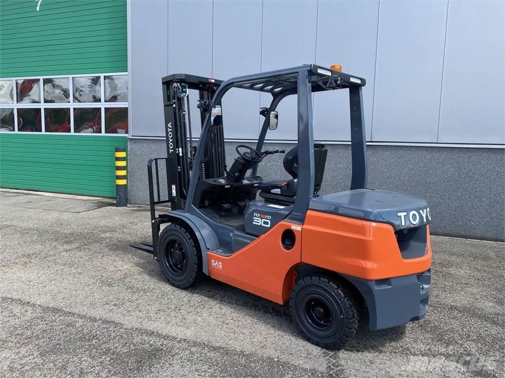 Toyota 52-8FDF30 شاحنات الديزل